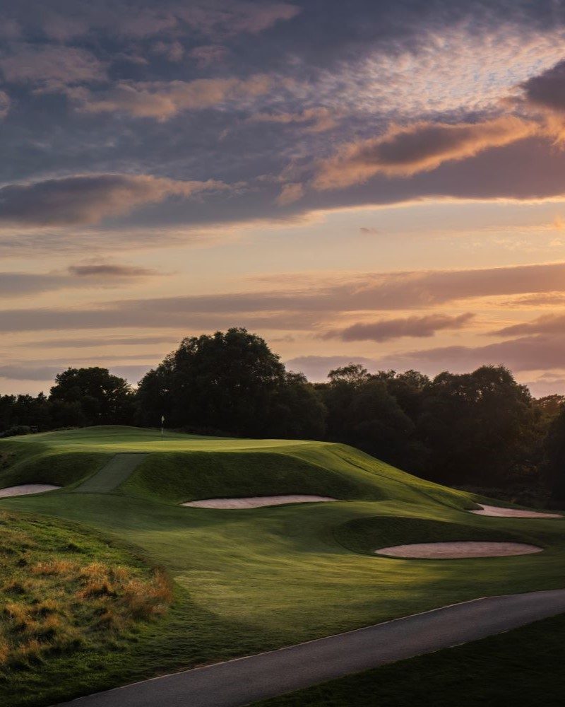 A sweeping championship golf landscape